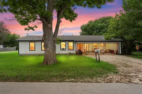 209 N Goddard St, Mart, TX 76664