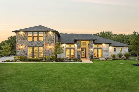 1925 Creek View Ct, Argyle, TX 76226