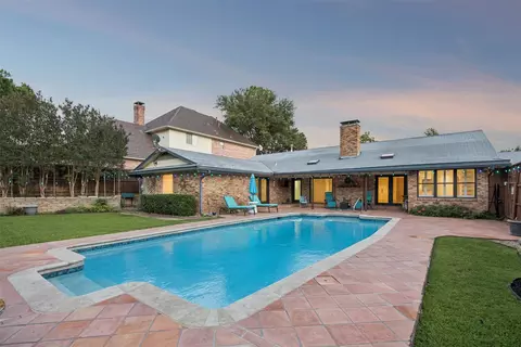 101 E Northgate Dr, Irving, TX 75062