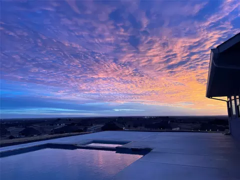 150 Pinnacle Peak Ln, Weatherford, TX 76087