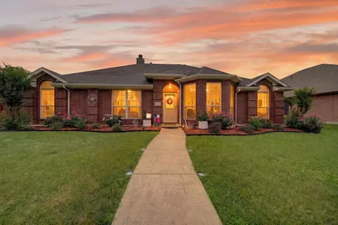 4210 Pointe Loma Dr, Rowlett, TX 75088