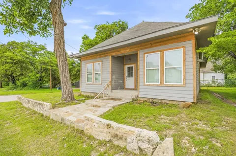 314 N Harding St, Fort Worth, TX 76102