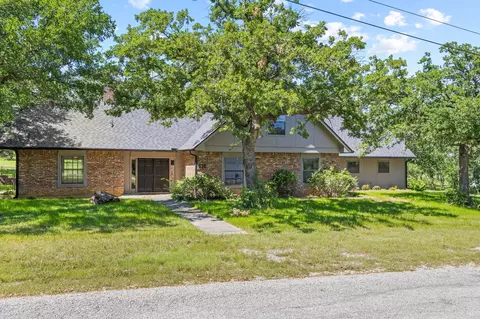 612 Doaks Dr, Runaway Bay, TX 76426