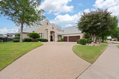 2705 Harborside Dr, Granbury, TX 76048