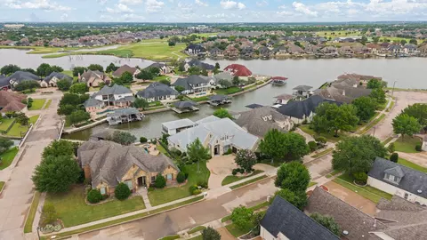 2705 Harborside Dr, Granbury, TX 76048