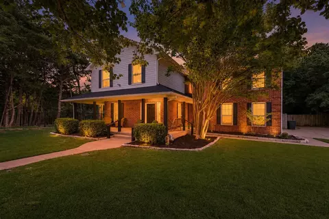 7030 Pecan Creek Cir, Midlothian, TX 76065