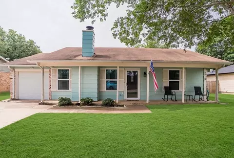 5918 Twin Willows Dr, Arlington, TX 76017