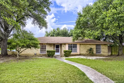 508 Stony Creek Dr, Desoto, TX 75115