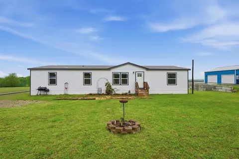 587 Kentucky Town Rd, Whitewright, TX 75491