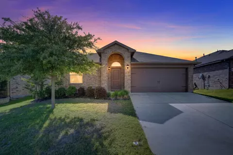 8020 Crimea Ln, Fort Worth, TX 76123