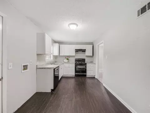 3211 Gus Thomasson Rd, Dallas, TX 75228