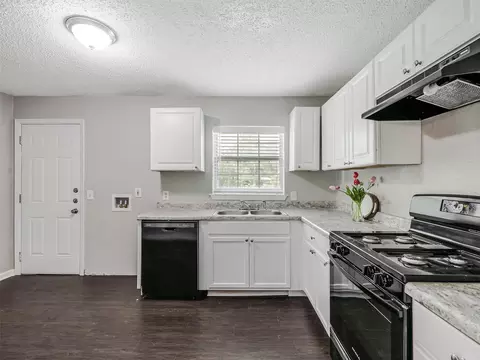 3211 Gus Thomasson Rd, Dallas, TX 75228