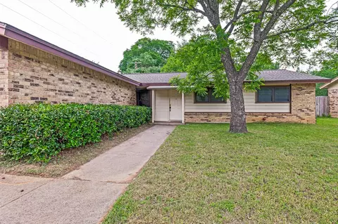 2605 Hollywood Dr, Arlington, TX 76013