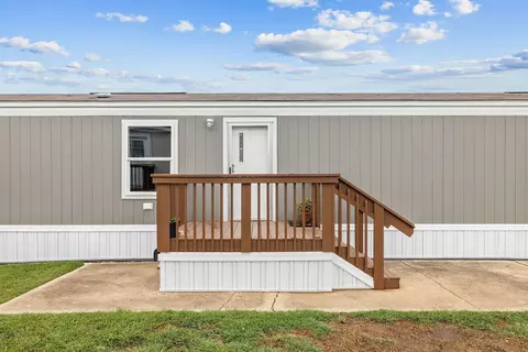 5400 Parker Henderson Rd #3, Fort Worth, TX 76119
