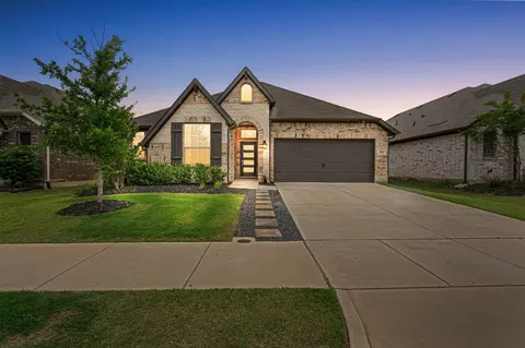 520 Concho St, Aubrey, TX 76227