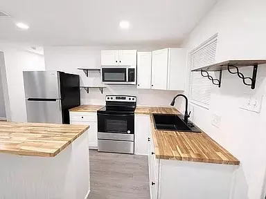 Kitchen - 1128 E Sunset St, Waco, TX 76704 photo 1 of 1