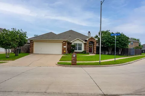 7427 Lake Front Trl, Arlington, TX 76002