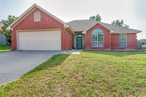 106 King Arthur Ct, Weatherford, TX 76086