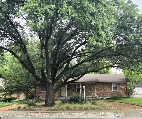 10711 Clearbrook Ln, Dallas, TX 75218