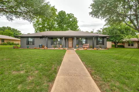 405 Stiles Dr, Midlothian, TX 76065