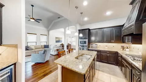 Kitchen - 4708 Brookside Dr, Argyle, TX 76226 photo 3 of 3