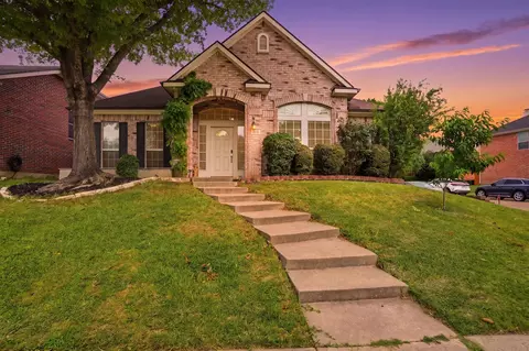 834 Heritage Pkwy S, Allen, TX 75002