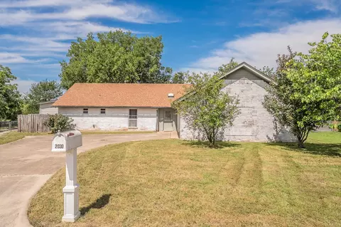 2030 Golf Ct, Denton, TX 76205
