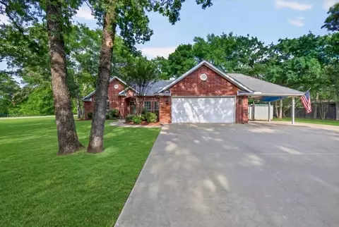4 Huckleberry Ln, Star Harbor, TX 75148