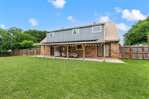 404 Brookview Dr, Decatur, TX 76234