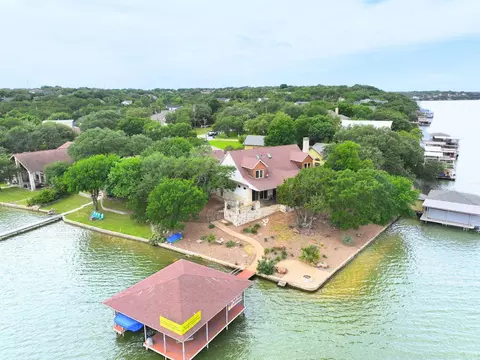 2816 River Ridge Ct, Granbury, TX 76048