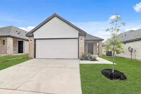 1607 Romans Rd, Ennis, TX 75119