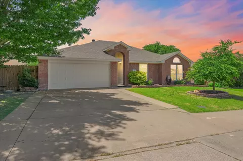 501 Meadowview St, Farmersville, TX 75442