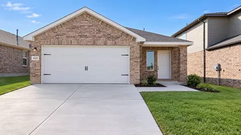 122 Davis Ln, Denton, TX 76259
