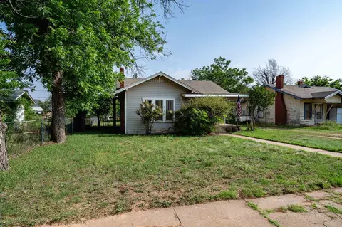1015 E Reynolds St, Stamford, TX 79553