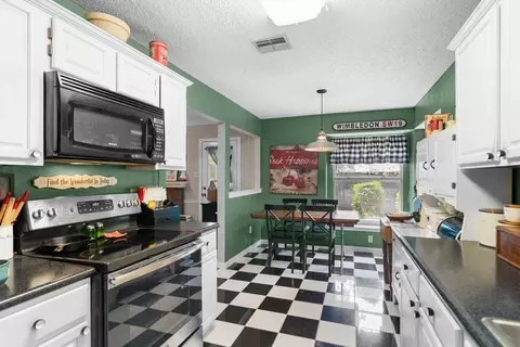 1213 Circle View Ct, Grapevine, TX 76051 photo 8