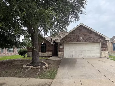 2440 Walker St, Grand Prairie, TX 75052