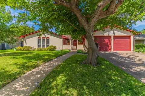2221 Vanderbilt Ct, Denton, TX 76201