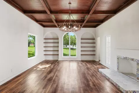 Living - 1319 E Fm 4, Cleburne, TX 76031 photo 4 of 5