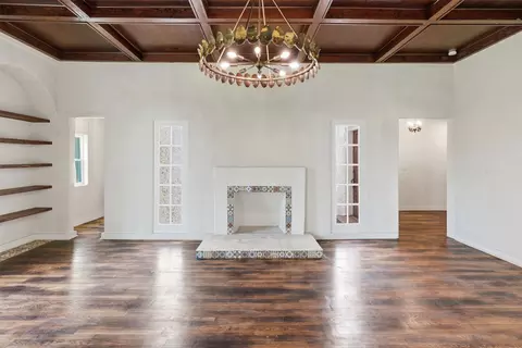 Living - 1319 E Fm 4, Cleburne, TX 76031 photo 1 of 5