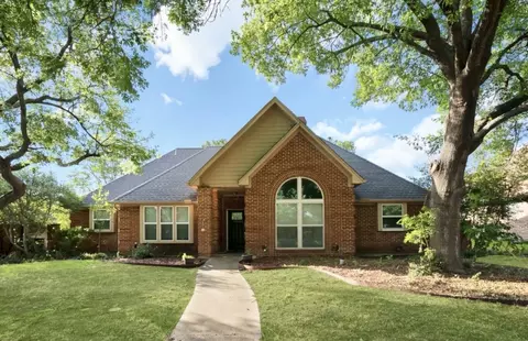 1122 Chimneyrock Trl, Garland, TX 75043