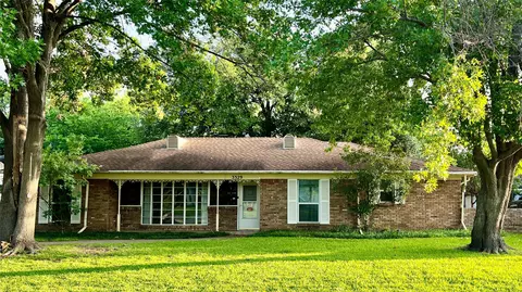 3329 Latham Dr, Dallas, TX 75229