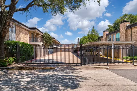 10252 Regal Oaks Dr #B, Dallas, TX 75230