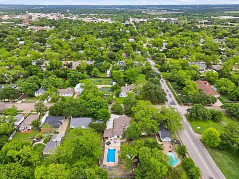 View/Area - 216 Sunset Dr, Cleburne, TX 76033 photo 3 of 6