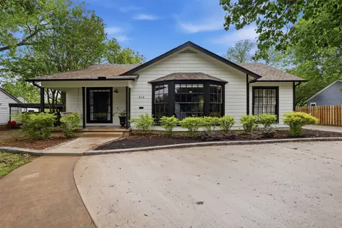 Exterior - 216 Sunset Dr, Cleburne, TX 76033 photo 1 of 10