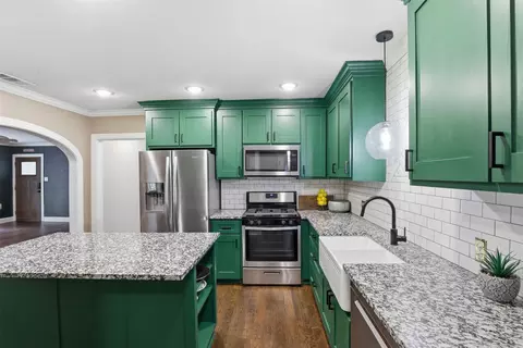 Kitchen - 216 Sunset Dr, Cleburne, TX 76033 photo 3 of 3