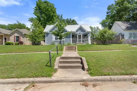 310 N Line St, Mineola, TX 75773
