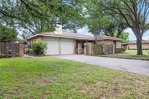 2101 Hermanson Dr, Waco, TX 76710