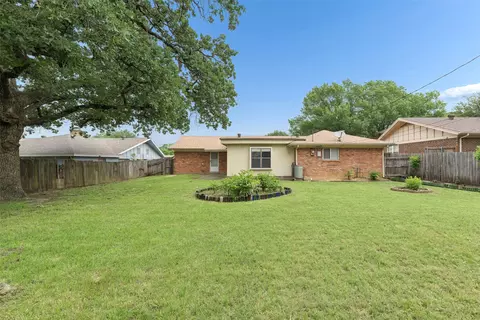 Exterior - 1607 Windlea Dr, Euless, TX 76040 photo 6 of 6