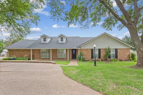 3501 Greenleaf Dr, Waco, TX 76710