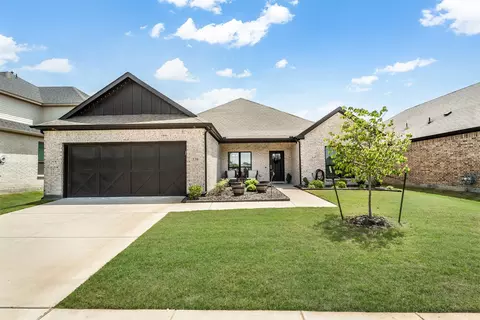 330 Rock Acre Dr, Lavon, TX 75166